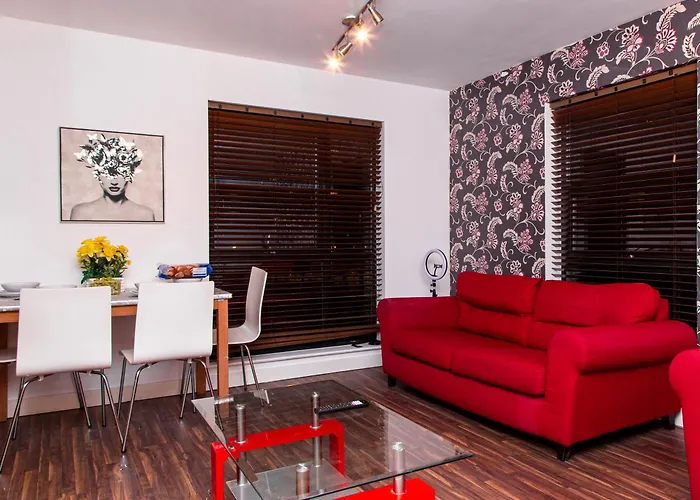 Luxury 3 King Bed Apartment Quayside